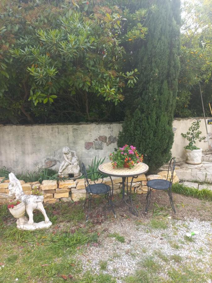 Le Clos Des Lauriers Carcassonne Esterno foto